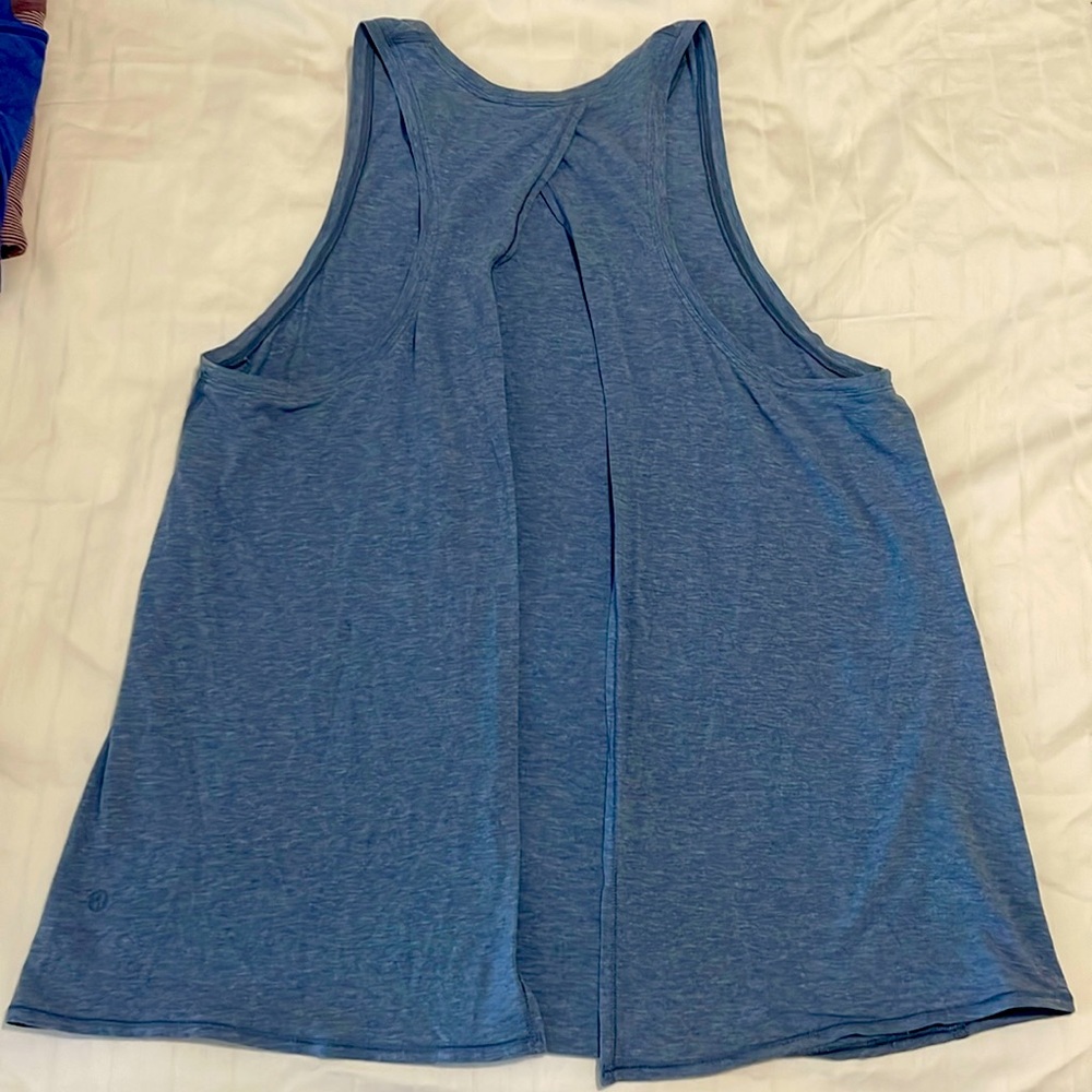 Lululemon top